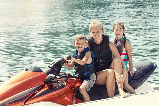 Download Picture description: People on holiday. B1