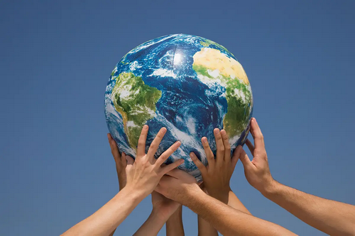 Illustration for a B1 conversation question about nature, waste and looking after the planet.