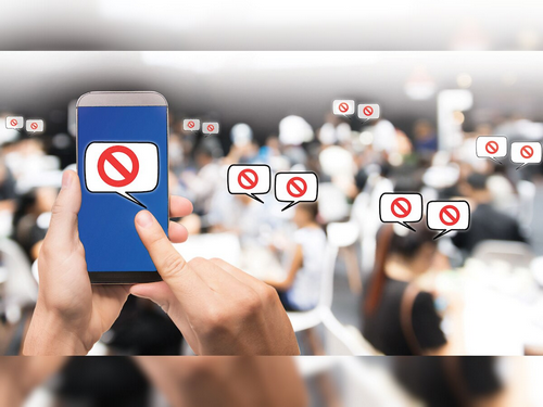 Illustration for a B1 conversation question about phones, apps and life online.